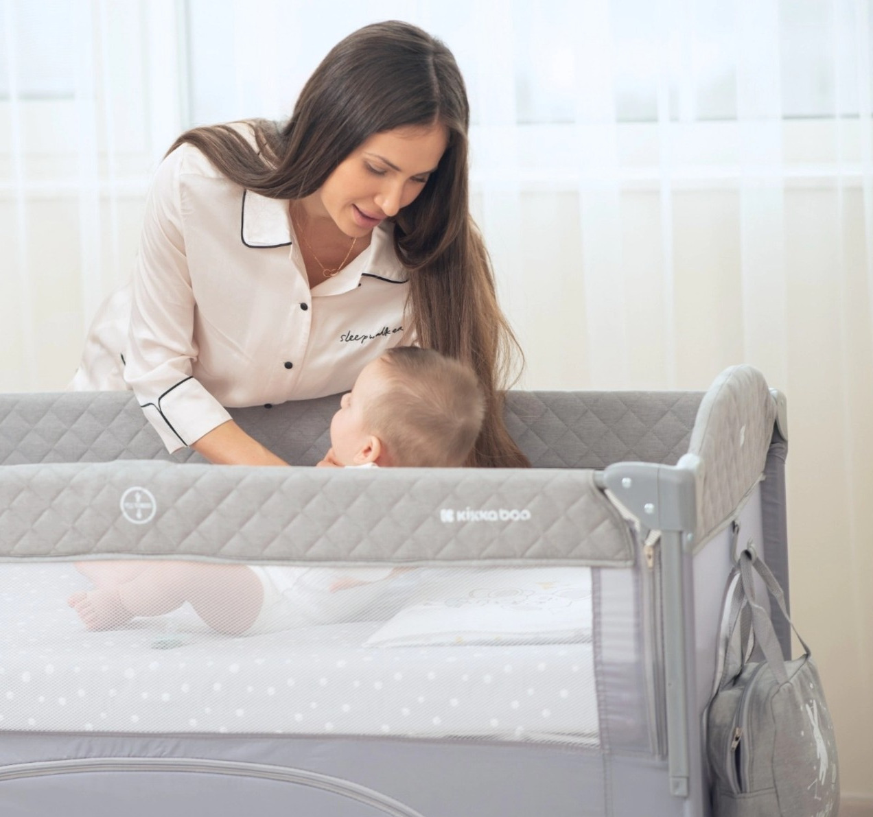 kkika-boo-milky-way-prenosivi-krevetac-grey-2-nivoa-jpg-3-happy-kids