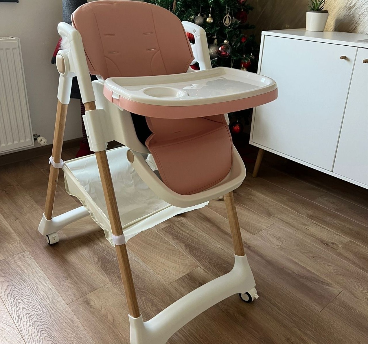 Boo Sena višepoložajna hranillica za bebe Pink