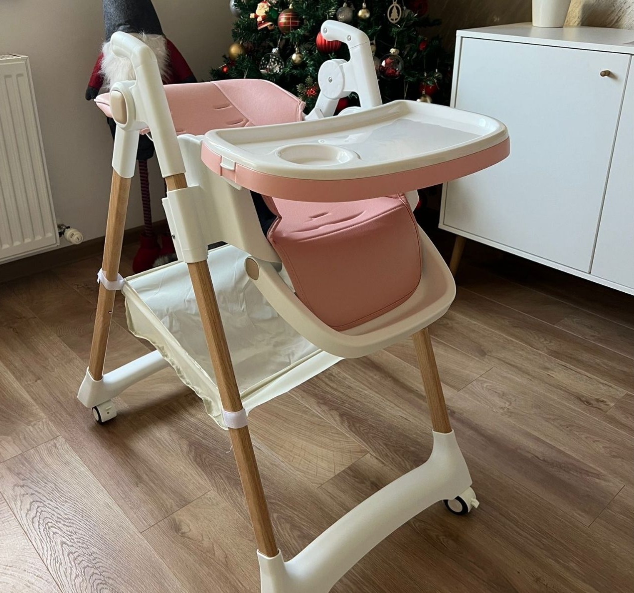Boo Sena višepoložajna hranillica za bebe Pink polozaj