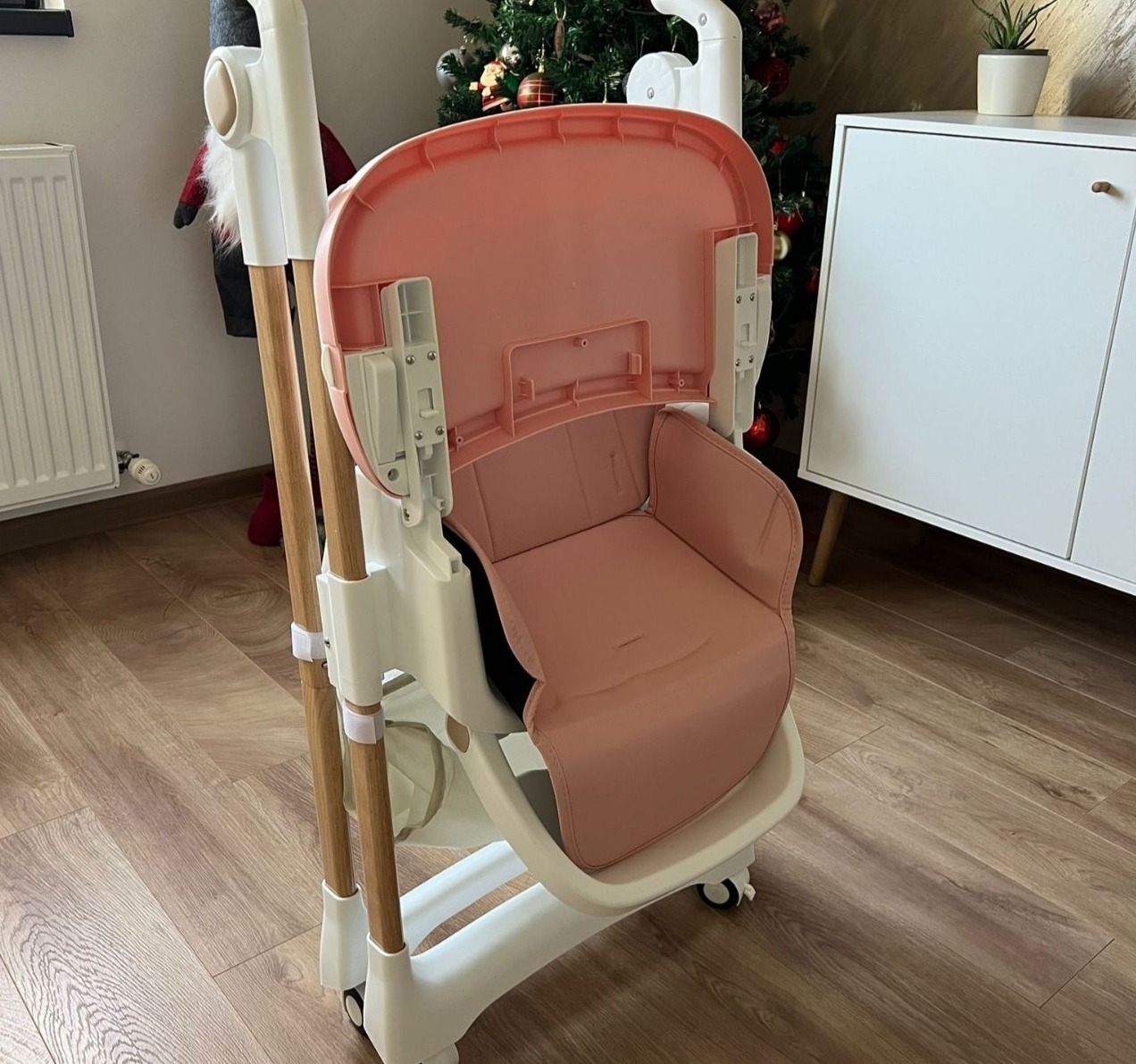 Boo Sena višepoložajna hranillica za bebe Pink