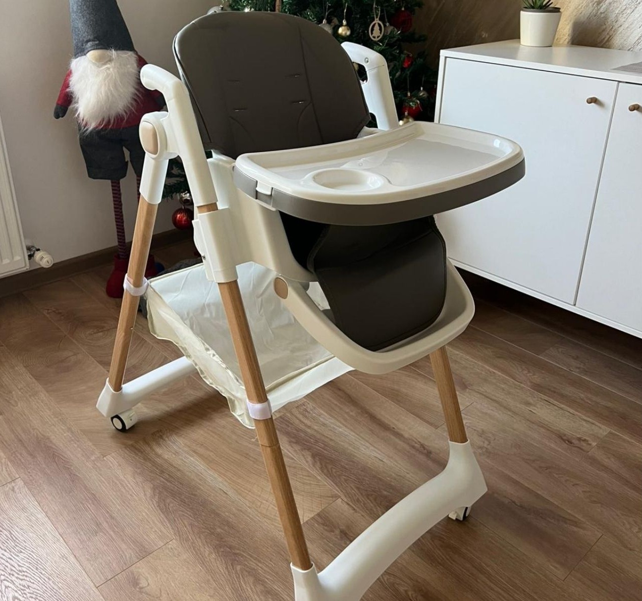 Boo Sena višepoložajna hranillica za bebe Grey