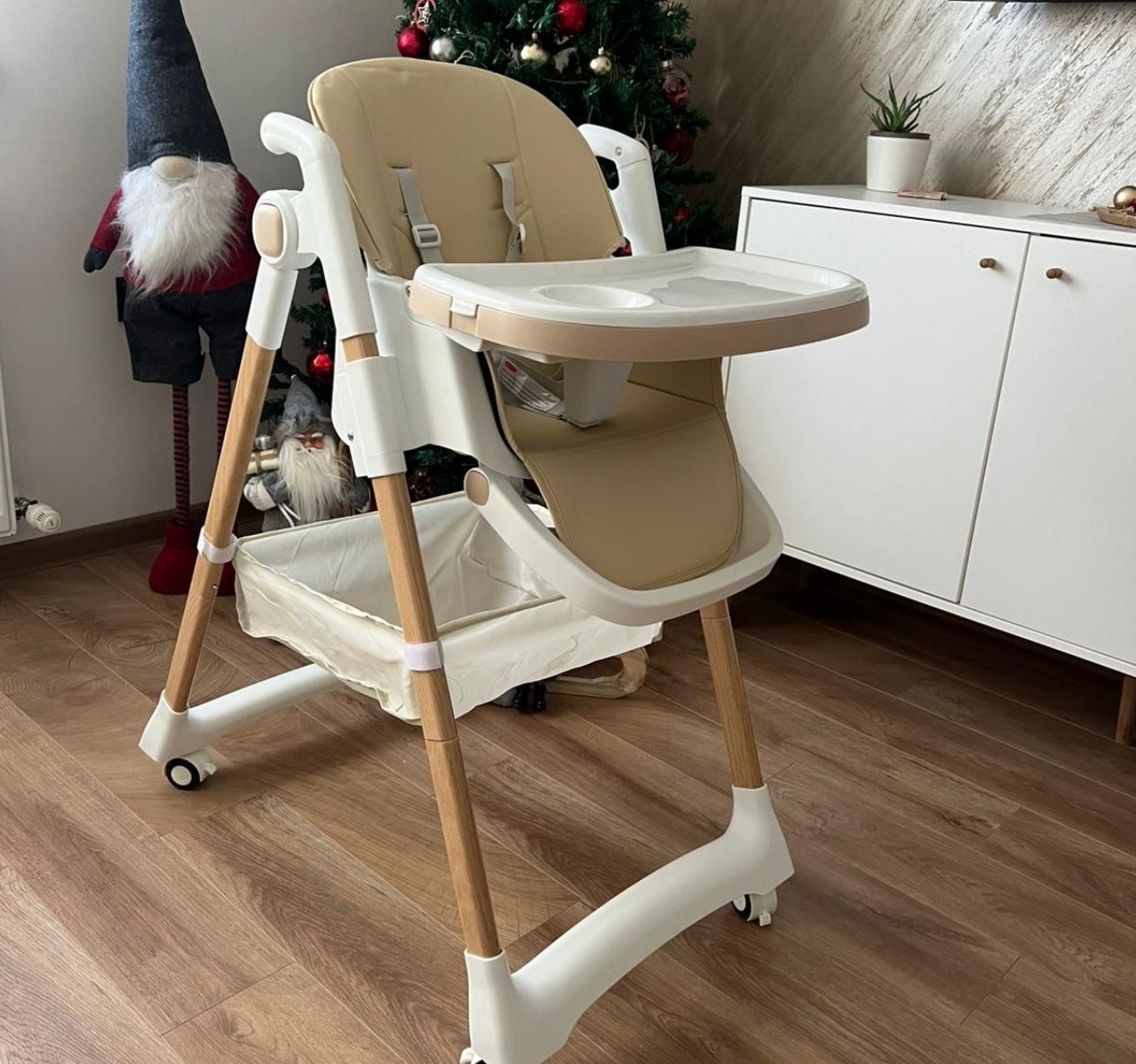 Boo Sena višepoložajna hranillica za bebe Beige