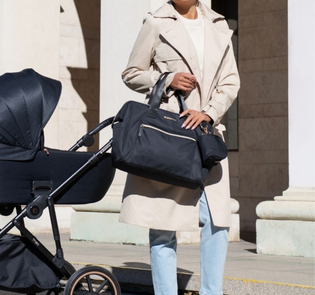 Kikka Boo Maxi Premium torba za mame Black uz mamu