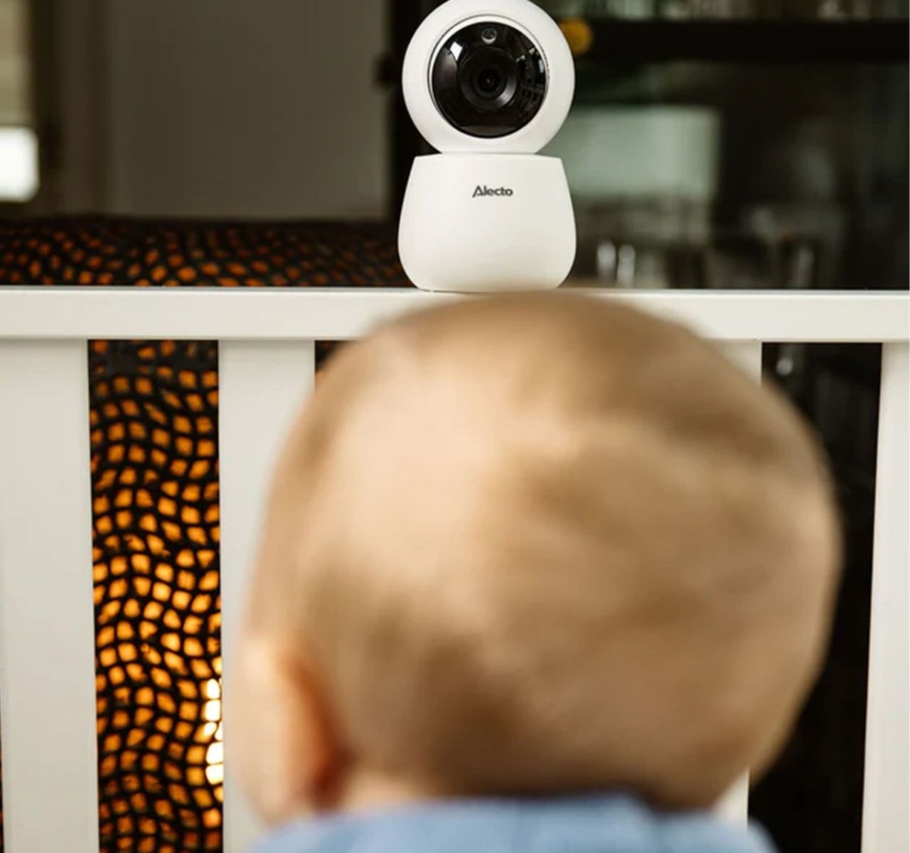   Alecto bebi monitor DVM2043-u peostoru sa bebom