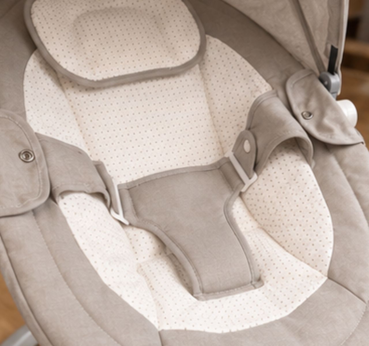 Only Luna električna multifunkcionalna ljuljaška za bebe Beige sa pojasem za vezivanje