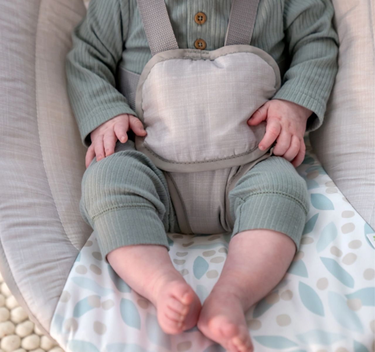 Kids II Ingenuity Comfort 2 ljuljaška za bebe 0-9 meseci  Go Endless Bloom-pojas 