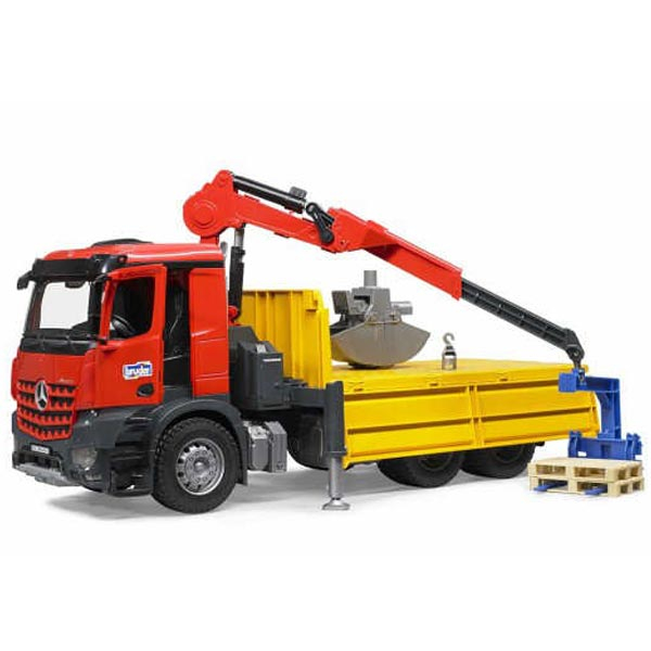 Bruder kamion MB Arocs kiper sa kranom