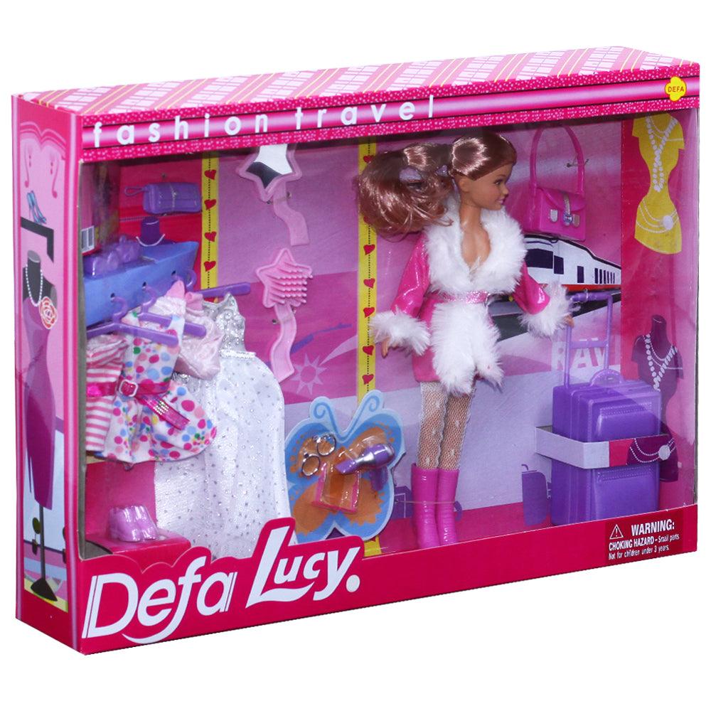 Igracka Defa Lucy na putovanju