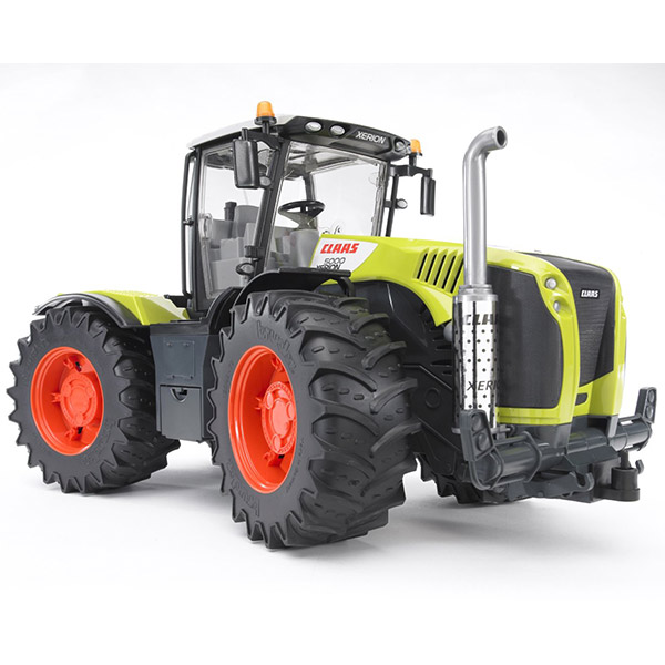 Bruder Traktor Claas Xerion5000